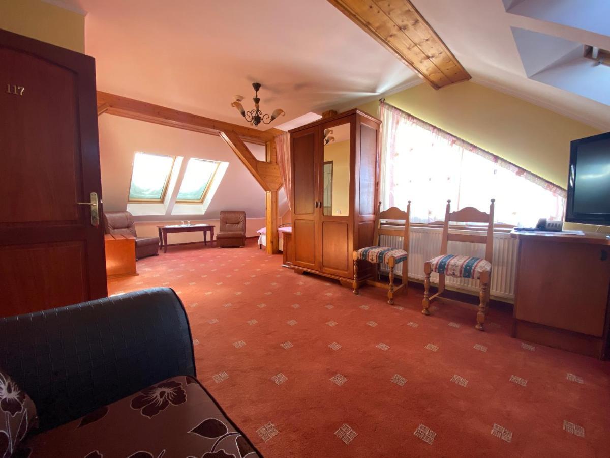 Pensiunea Crocus - Sauna & Billiard Poiana Brasov Exterior foto